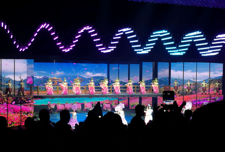 尊龙人生就是博首页特种陶瓷有限公司举行2019年炭河古城一日游