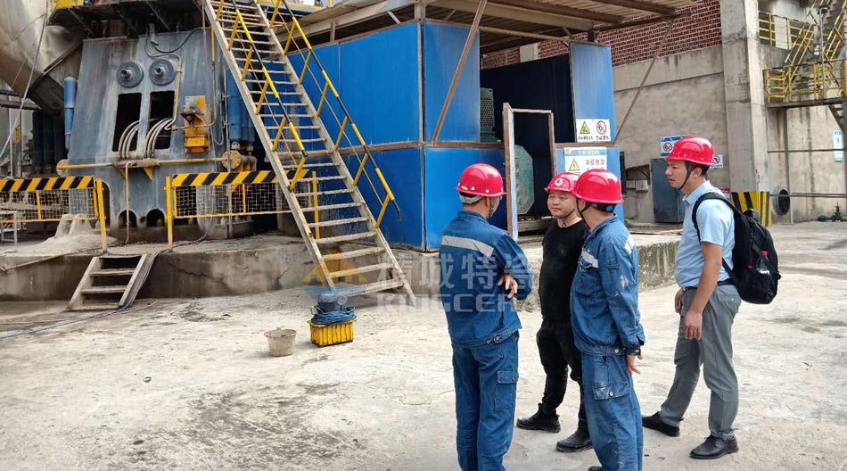 尊龙人生就是博首页特瓷赴四川某水泥厂现场勘探以及手艺交流